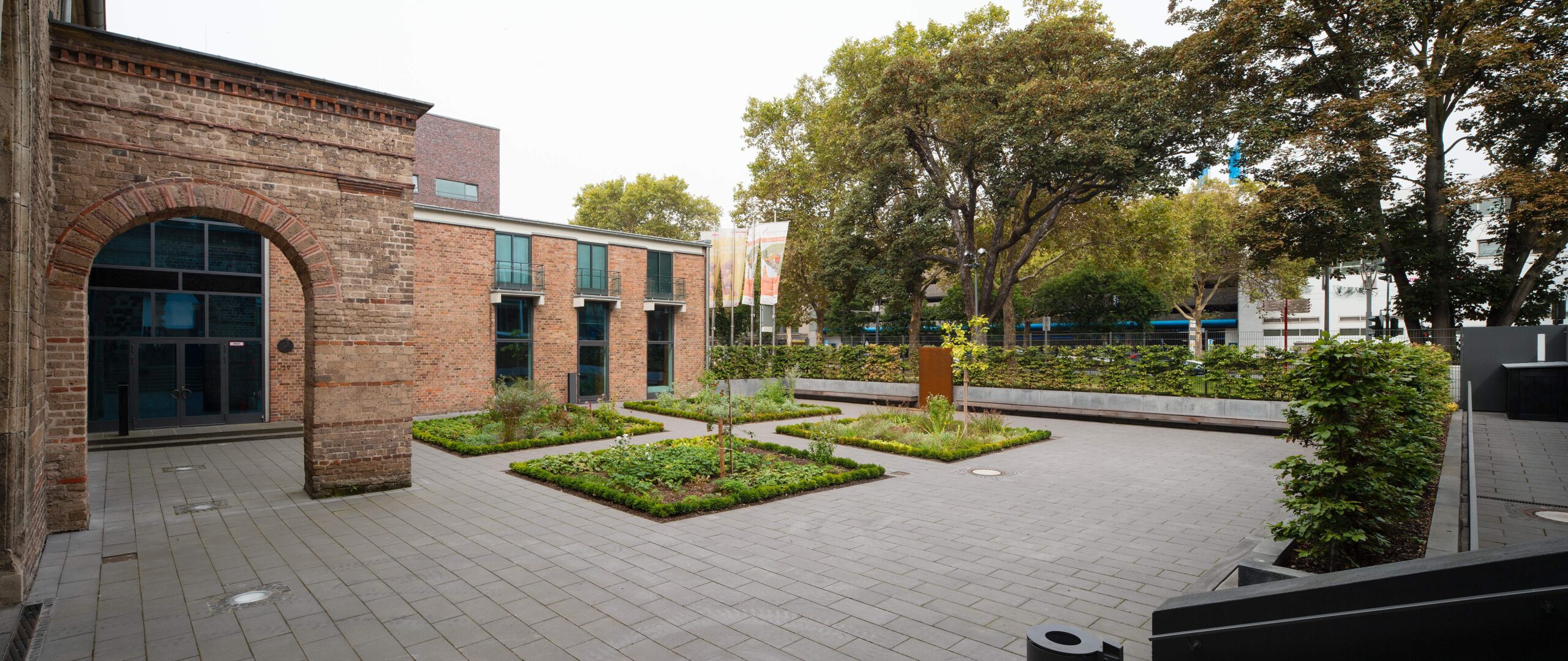 Caeciliengarten Museum Schnüttgen Köln